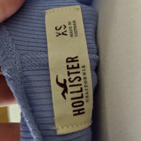 HOLLISTER Bell Sleeve Top - Picture 2 of 4